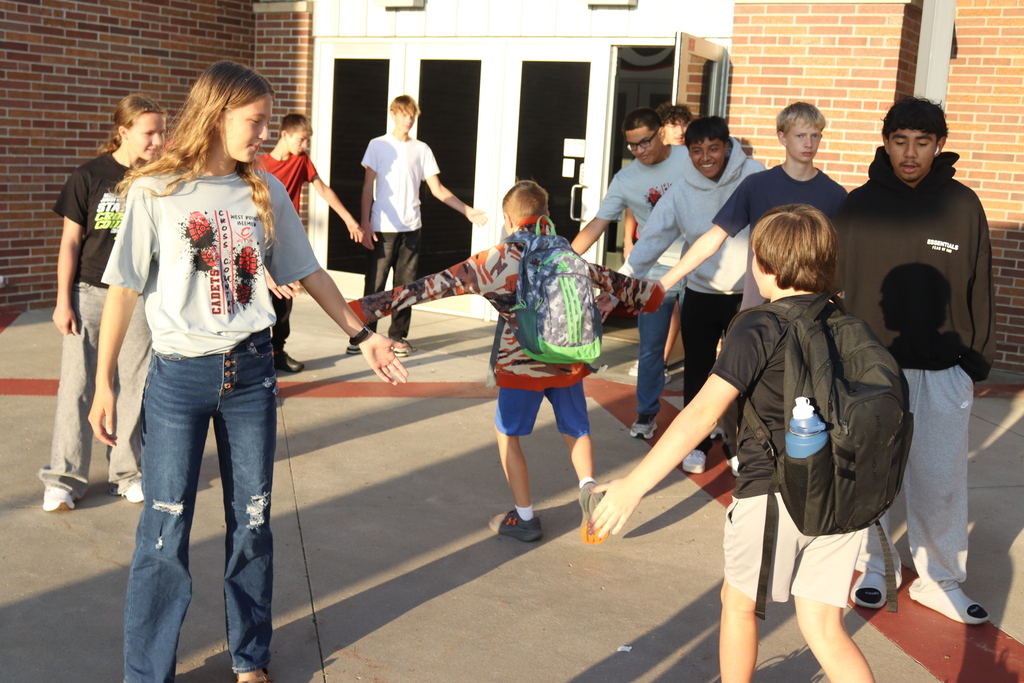Happy High-Five Friday! ✋  Our West Point-Beemer Cross Country team welcomed the elementary students this morning with high fives, smiles, and tons of energy!  Have a great weekend, Cadets! ❤️🤍🖤  #CadetPride⚔️