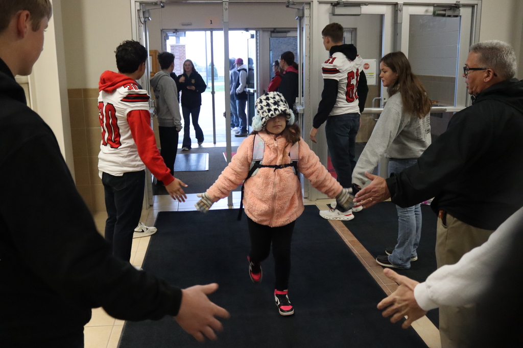 Happy High-Five Friday! ✋  This morning our West Point FFA members welcomed our elementary students with high fives! A great way to celebrate the last day of Quarter 1!  Have a great weekend, Cadets!  #CadetPride⚔️