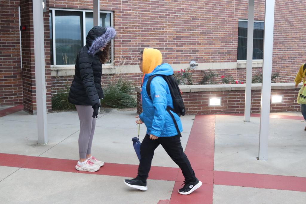 Happy High-Five Friday! ✋  This morning our West Point FFA members welcomed our elementary students with high fives! A great way to celebrate the last day of Quarter 1!  Have a great weekend, Cadets!  #CadetPride⚔️