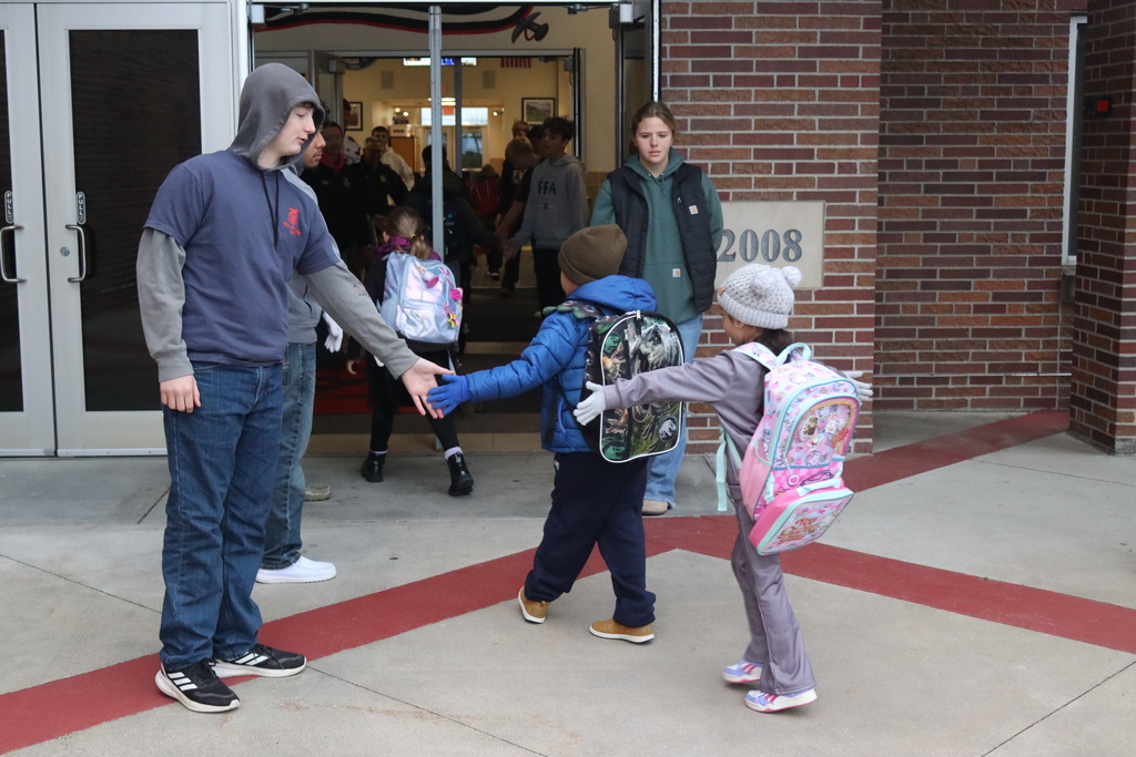 Happy High-Five Friday! ✋  This morning our West Point FFA members welcomed our elementary students with high fives! A great way to celebrate the last day of Quarter 1!  Have a great weekend, Cadets!  #CadetPride⚔️