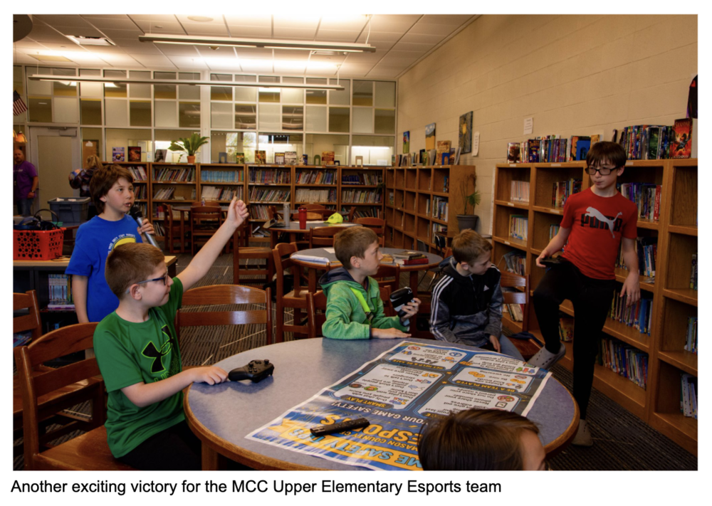 Students play esports