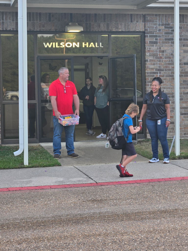 Entergy Arkansas crew helping with dropoff