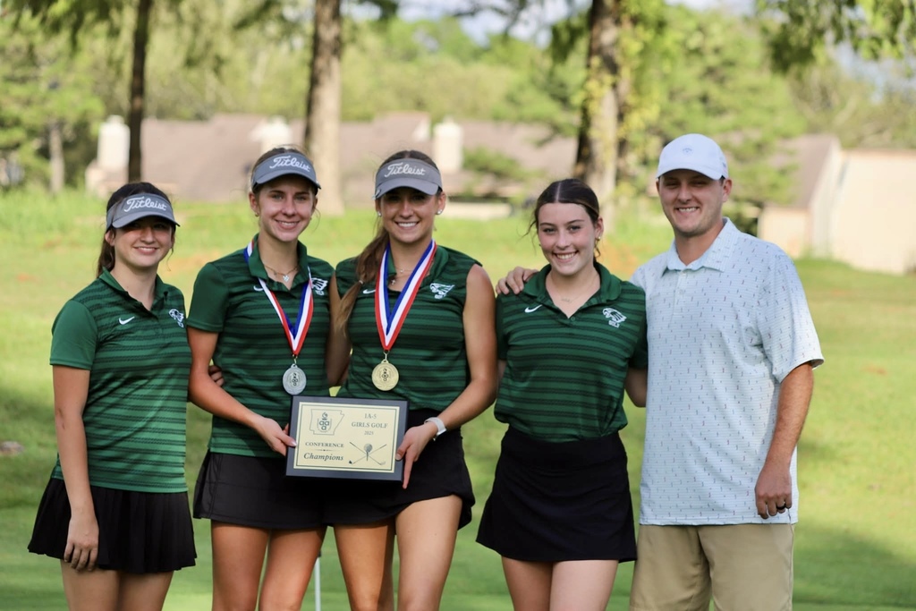 Lady Eagles win district golf title