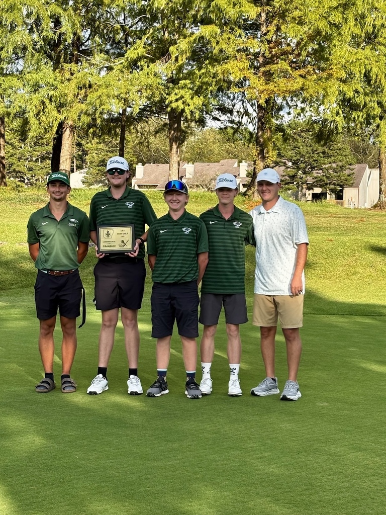 Boys golf team wins district title