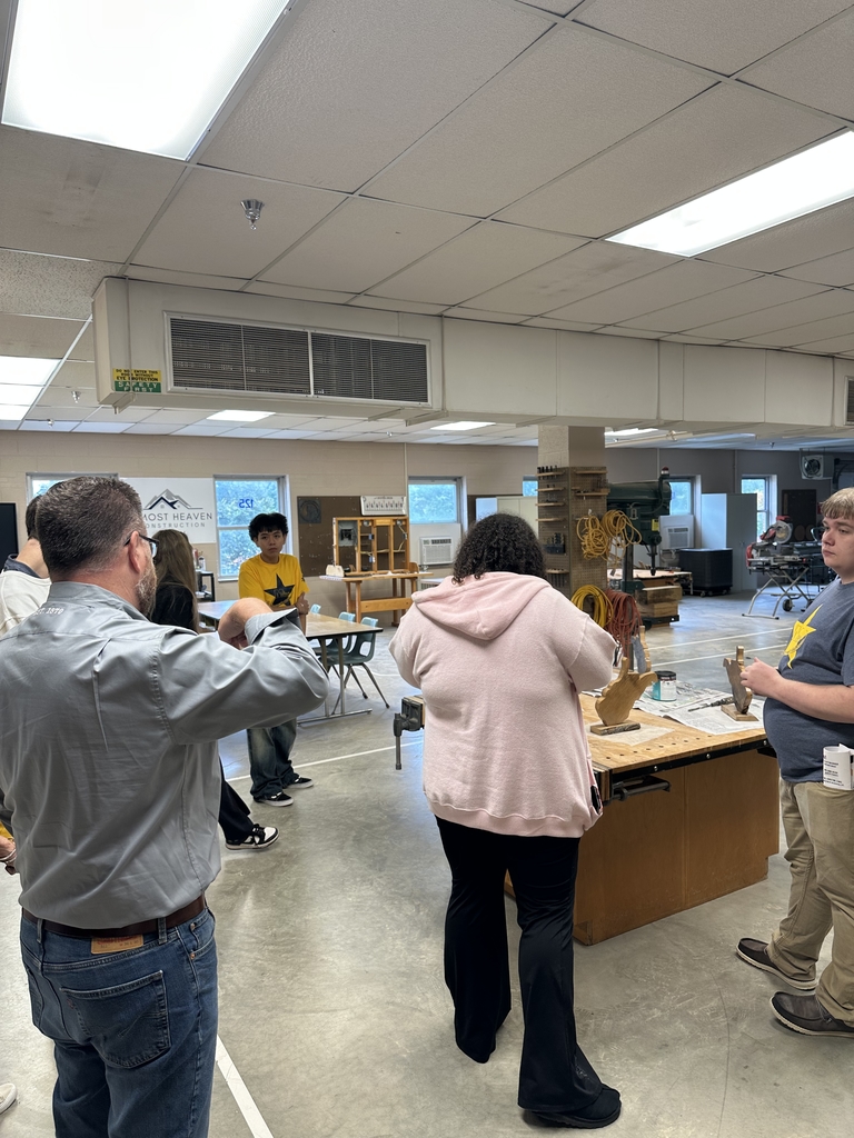 Superintendent Burch gives a tour of the Building Maintenance and Operations classroom.