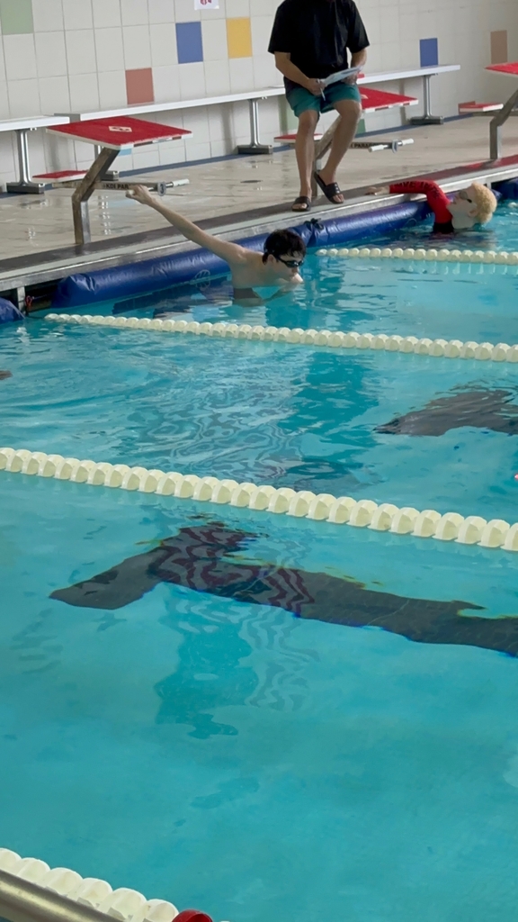 Male student-athletes prepare to begin the race.