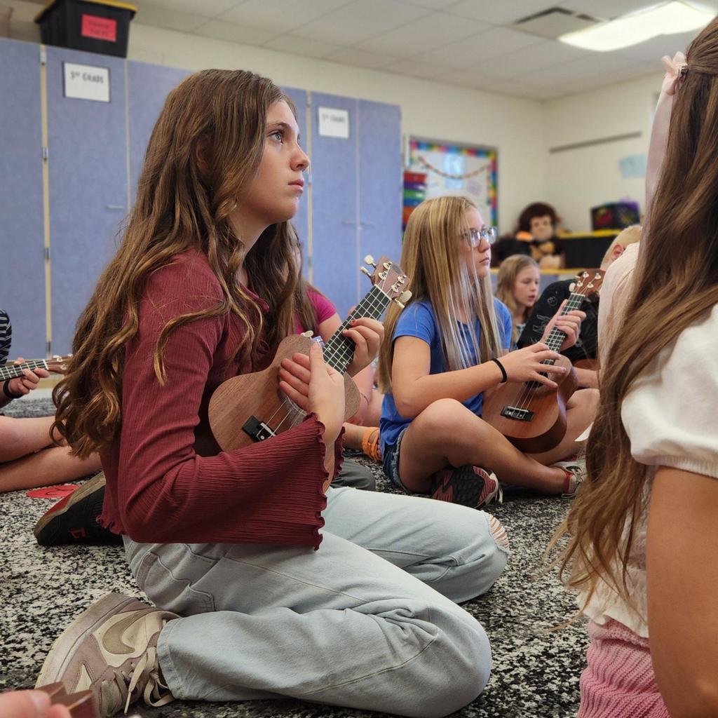 1000041852 - Ashley Maahs Ferrie