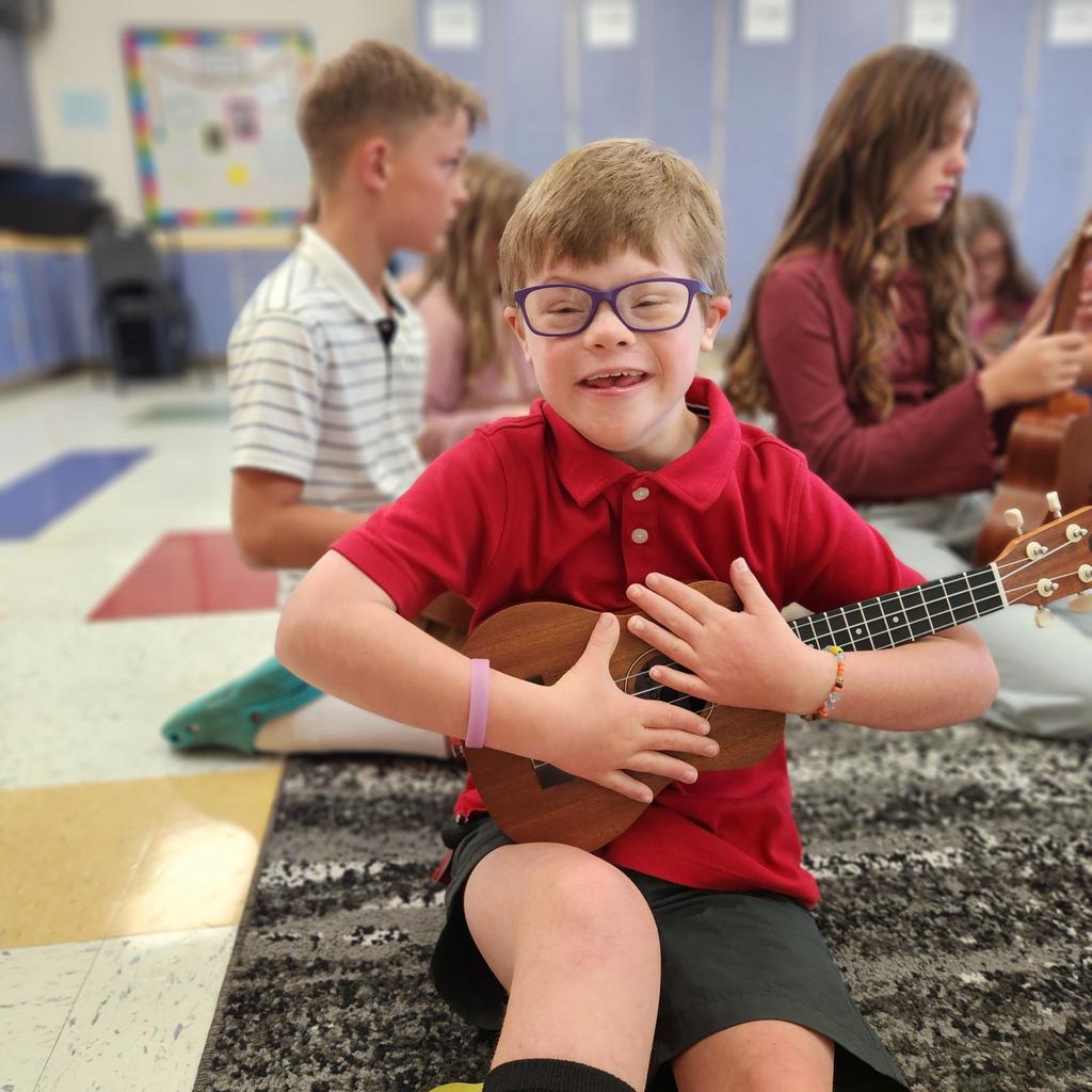 1000041848 - Ashley Maahs Ferrie