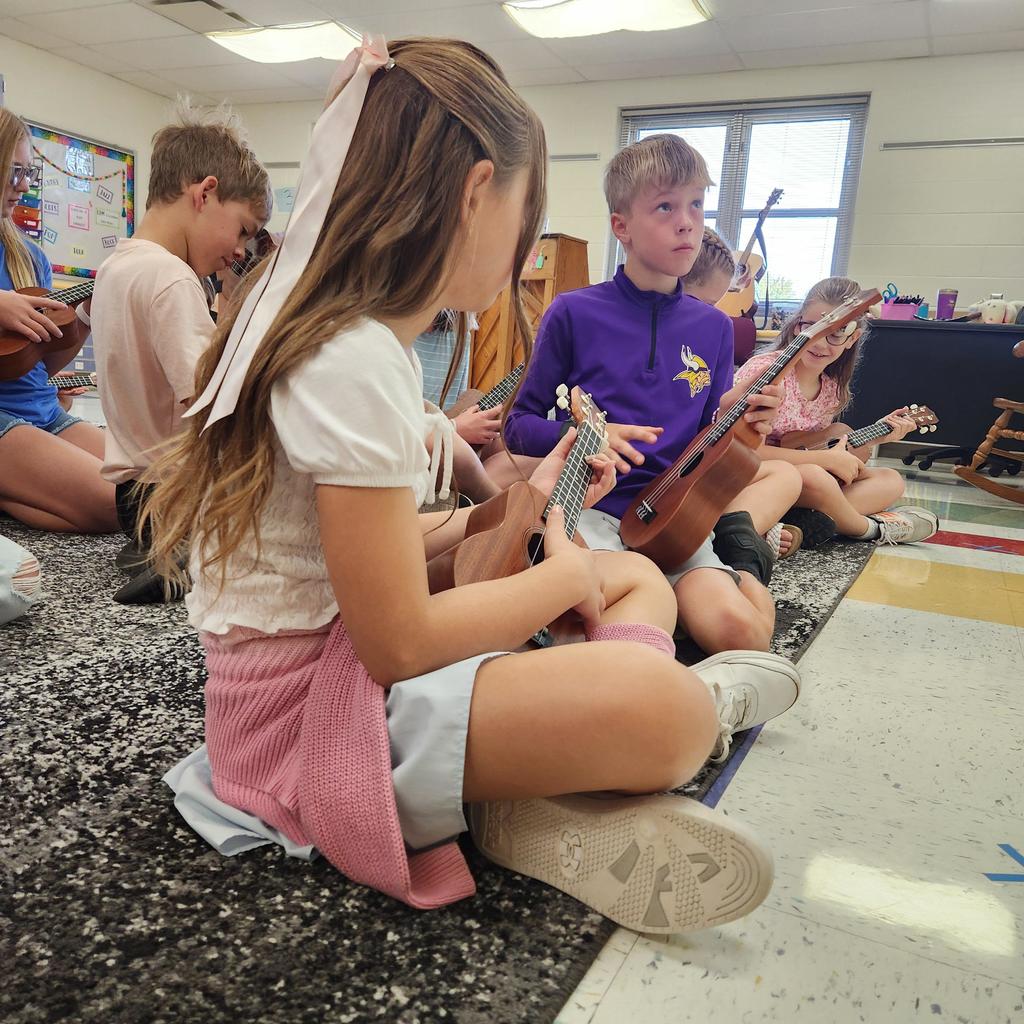 1000041851 - Ashley Maahs Ferrie