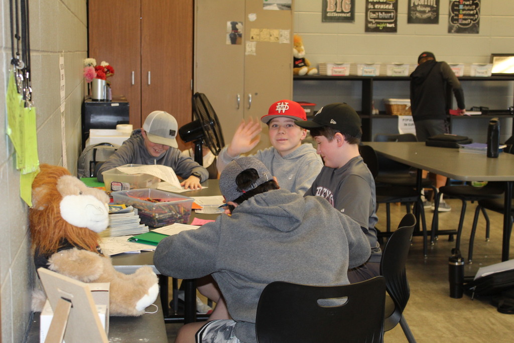 Monday MaRcH MaDnEsS dress up day is "Gr-outfit" Day!