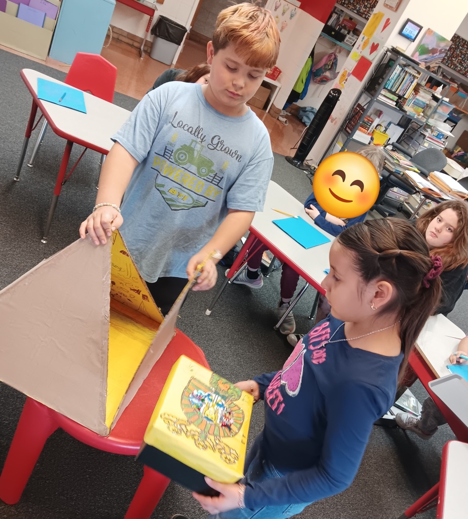 Placing sarcophagus into the pyramid