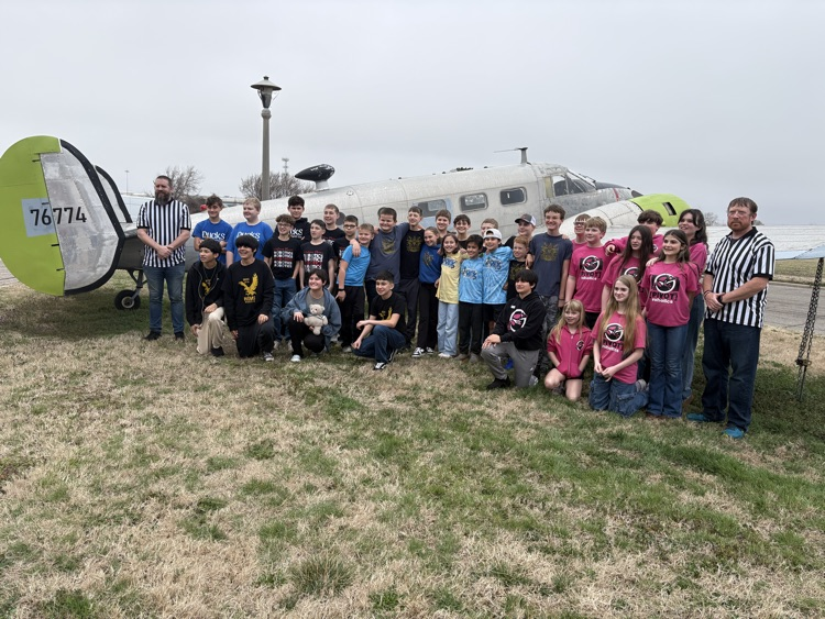 Top 10 qualifying teams for the finals matches.