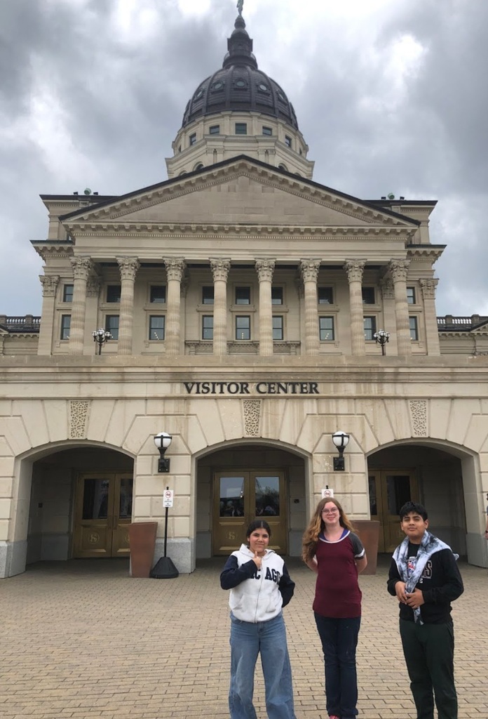 History Day state competitors at the Kansas Capitol