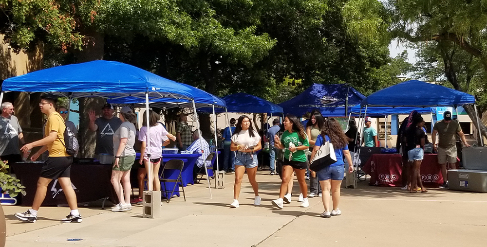 Students at Westerner Welcome Day 2021