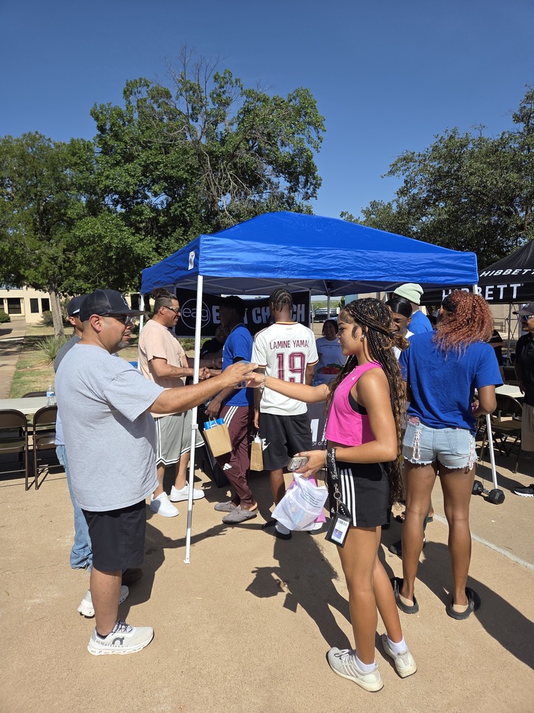 WTC students interact with community representatives at Westerner Welcome Day.