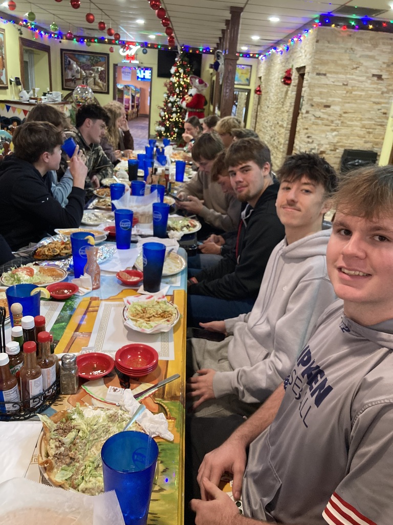Students eating at Los Mariachis Restaurant