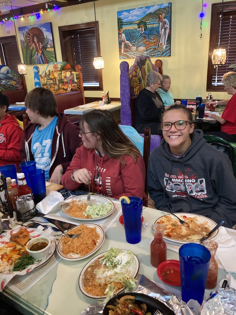 Students eating at Los Mariachis Restaurant