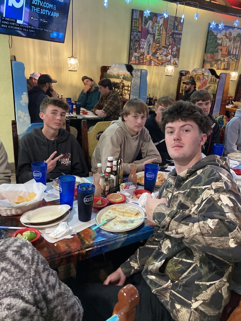 Students eating at Los Mariachis Restaurant