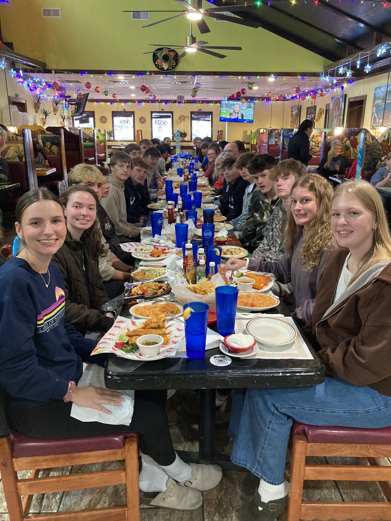 Students eating at Los Mariachis Restaurant