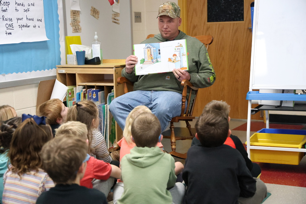 Willow's dad reading a story