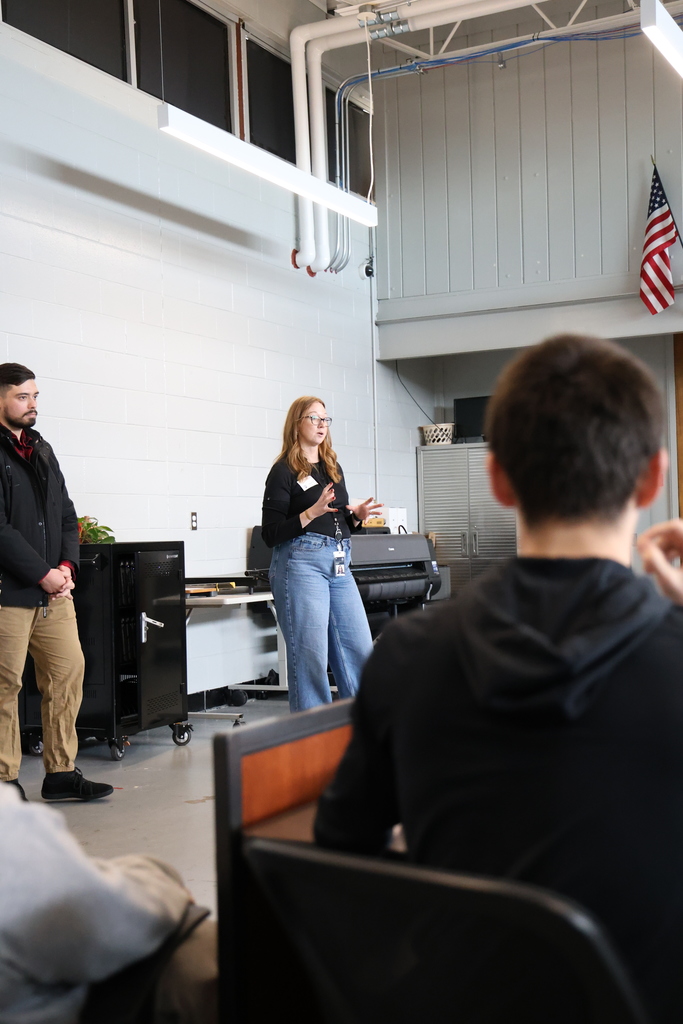 Speaker from Anduril talking to students