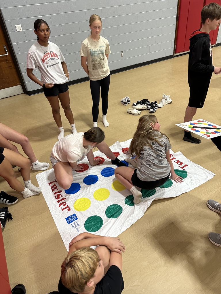Kids playing Twister