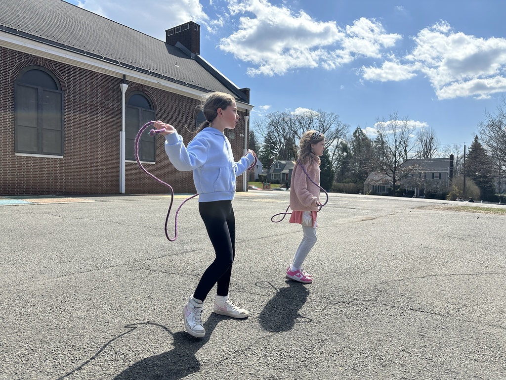 students preparing to jump rope