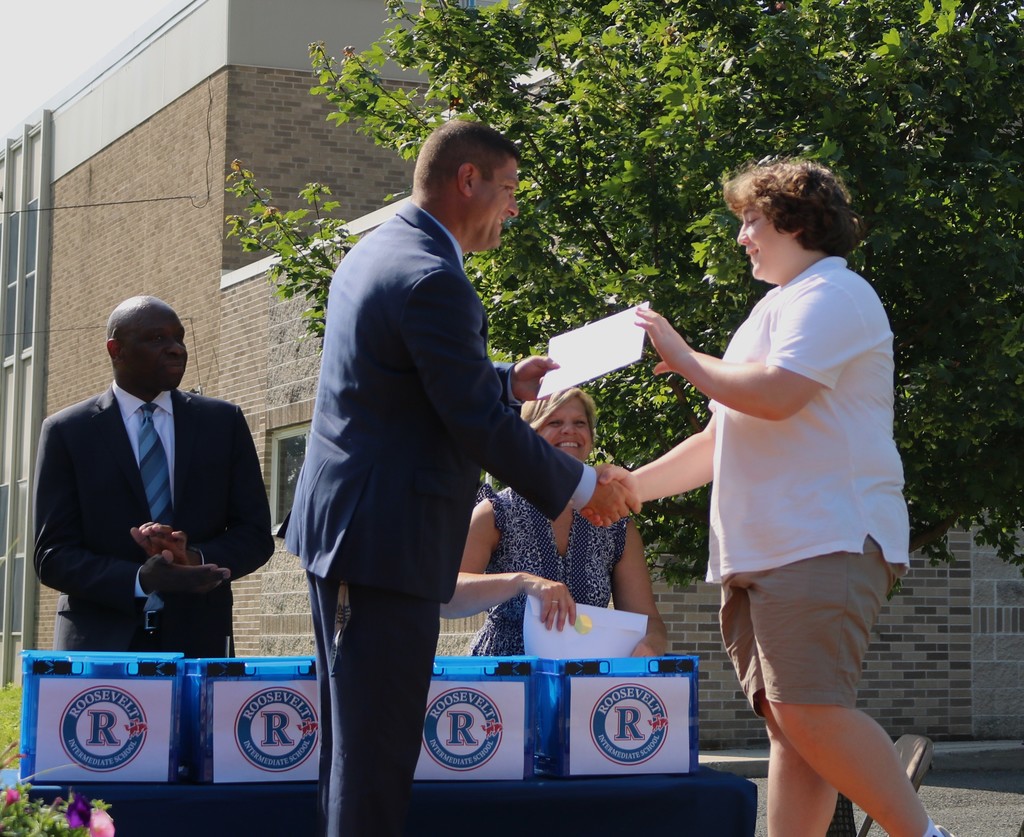 Gr 8 Promotion Ceremony at Roosevelt
