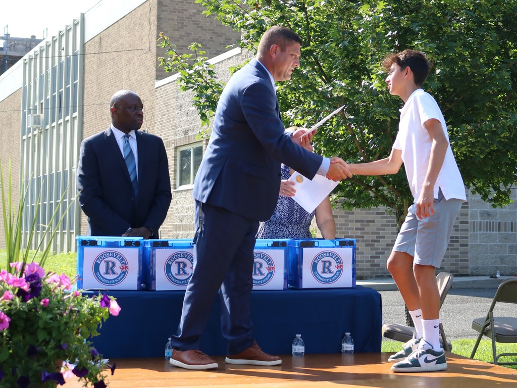 Gr 8 Promotion Ceremony at Roosevelt
