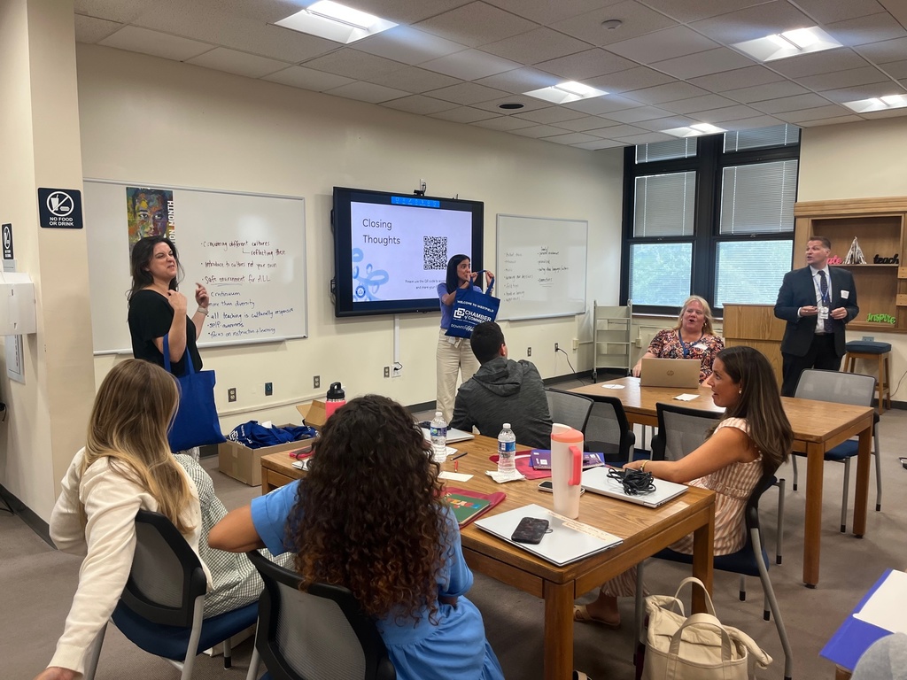 New Staff Institute receives swag bags