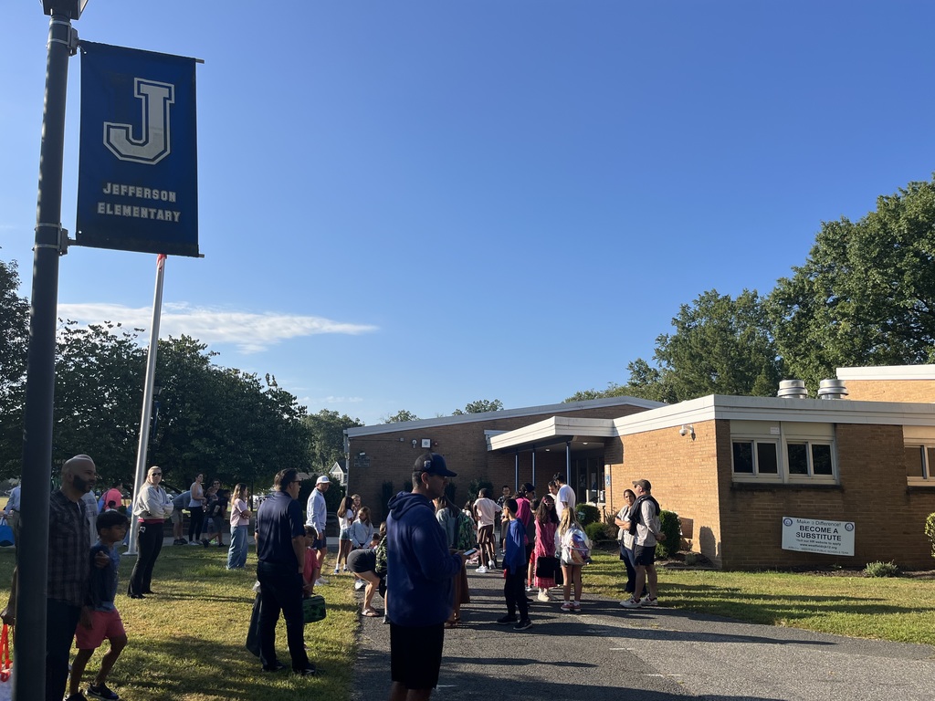 Students and families are arriving to school.