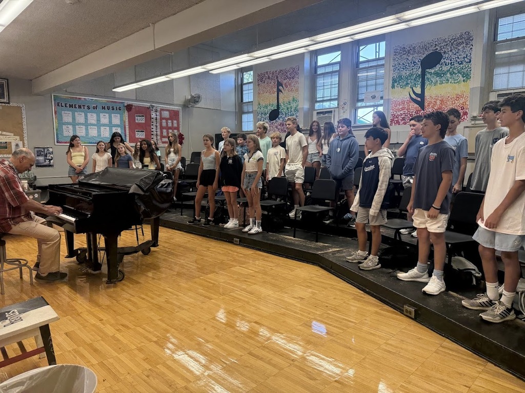 Roosevelt Intermediate students in class
