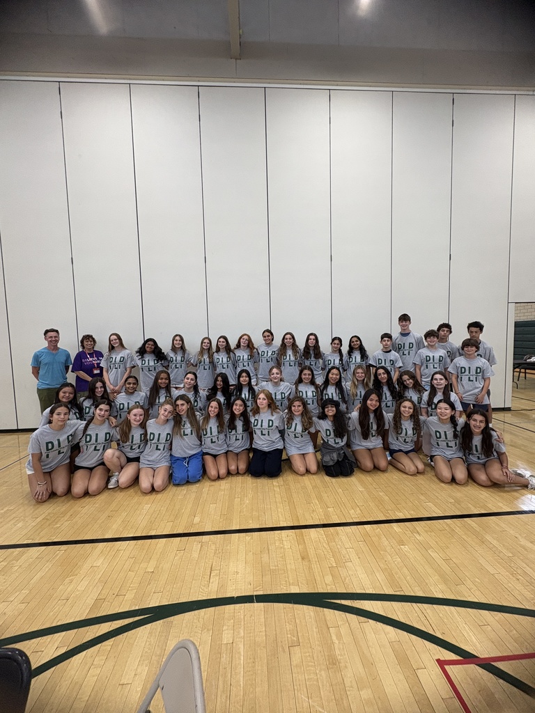 Whole group photo of peer leaders with Wingman facilitators 