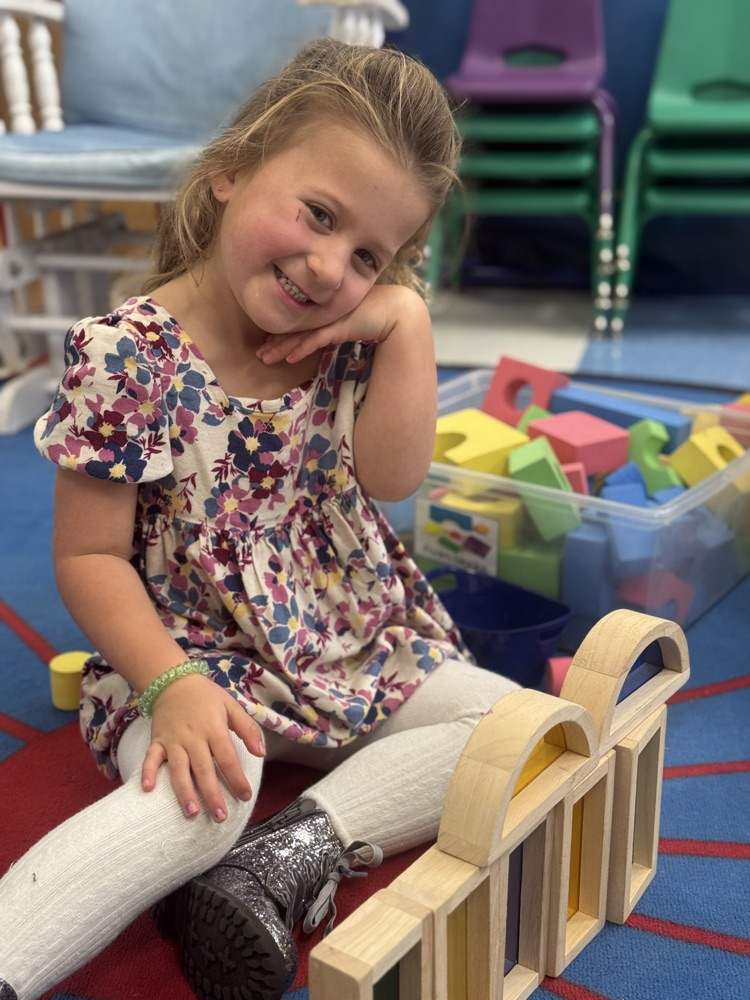 students use building blocks during choice time