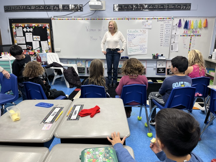 mayor speaking with students!