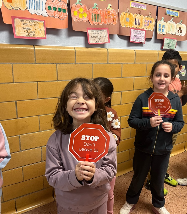 students clapping our Miss Jessica 