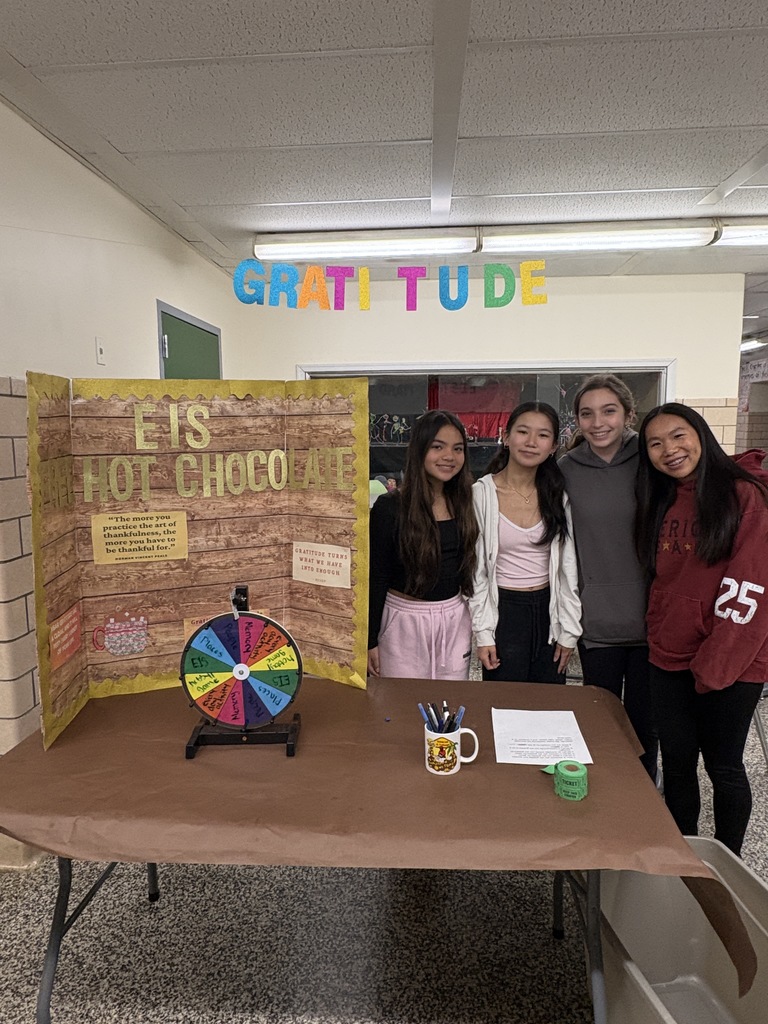 Peer leaders hosting gratitude event