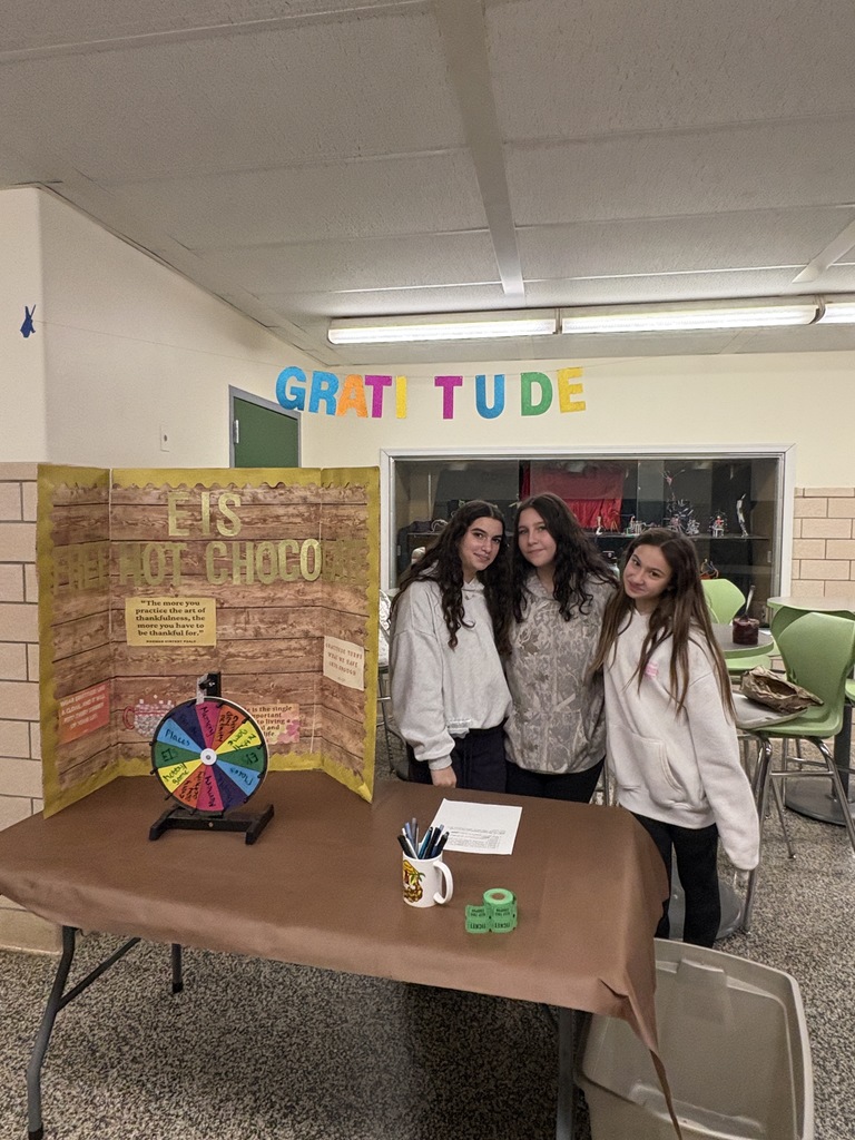 Peer leaders hosting gratitude event