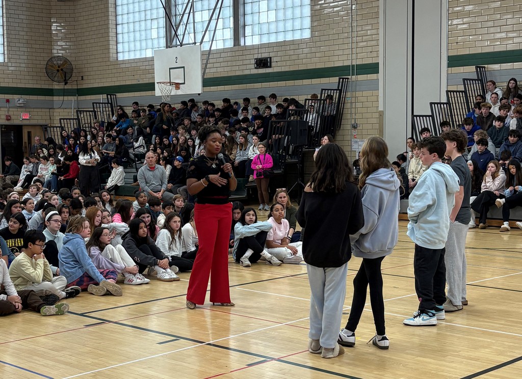 Erin Pompa addressing students