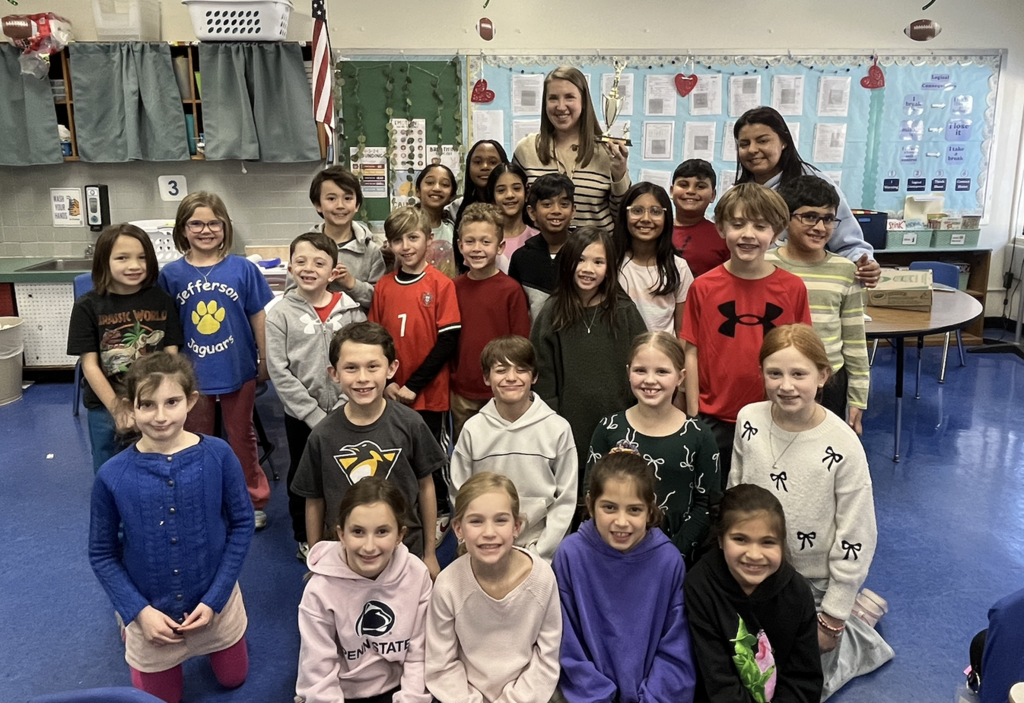 1st Place winners - Class 3Z with 584 items. 