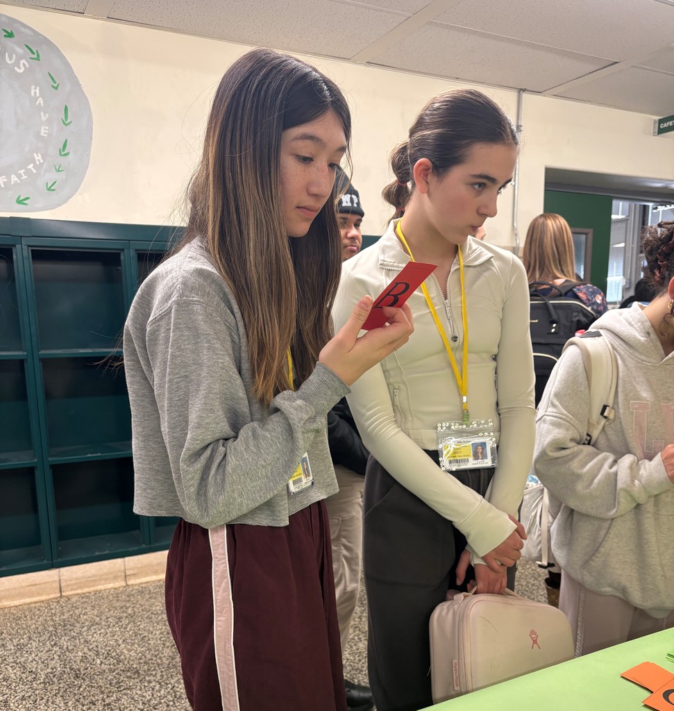 Students reading about their friendship style and taking quiz 