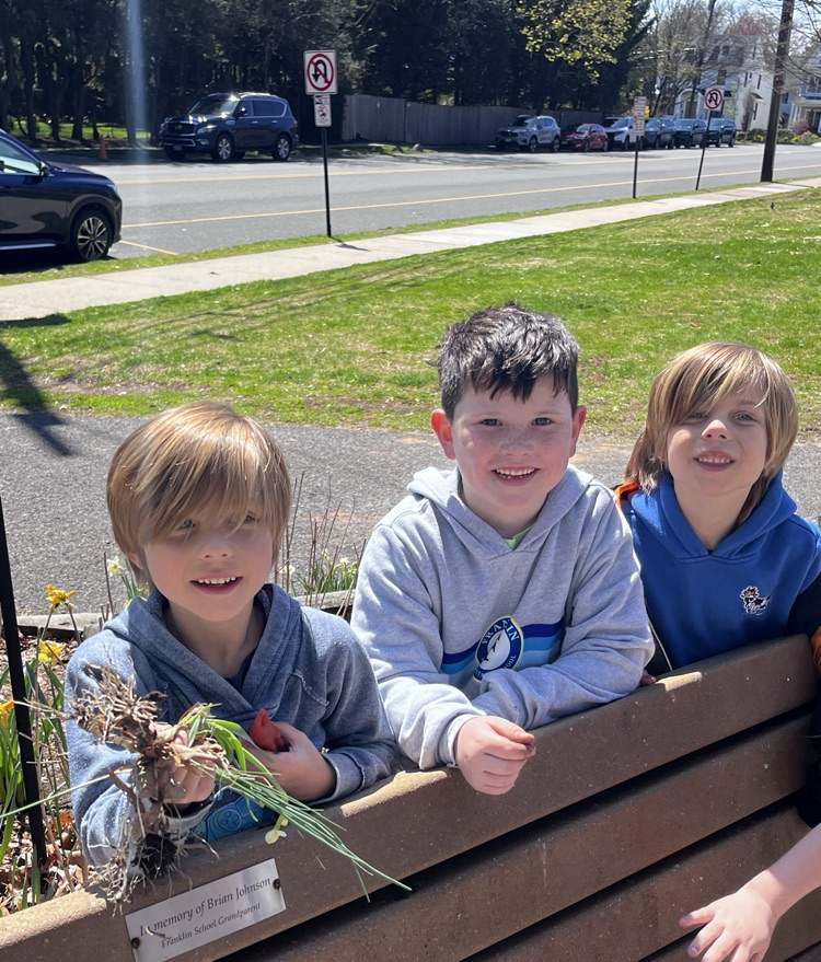 students in the garden 