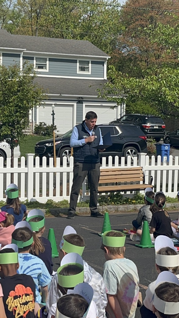 Mayor reads the proclamation.