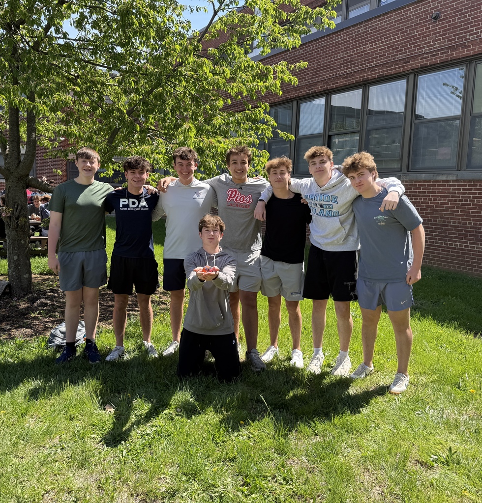More classmates enjoying the good weather during the common lunch block