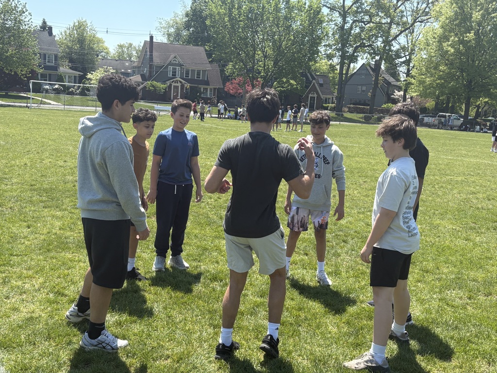 Students made the most of the beautiful weather ☀️ following a focused morning of state testing. A group of boys enjoyed a game of hacky sack 🟢, while all around them, their peers were actively engaged in a variety of outdoor activities 🏃‍♂️⚽. It was a great way to relax, recharge, and celebrate a job well done! 🎉