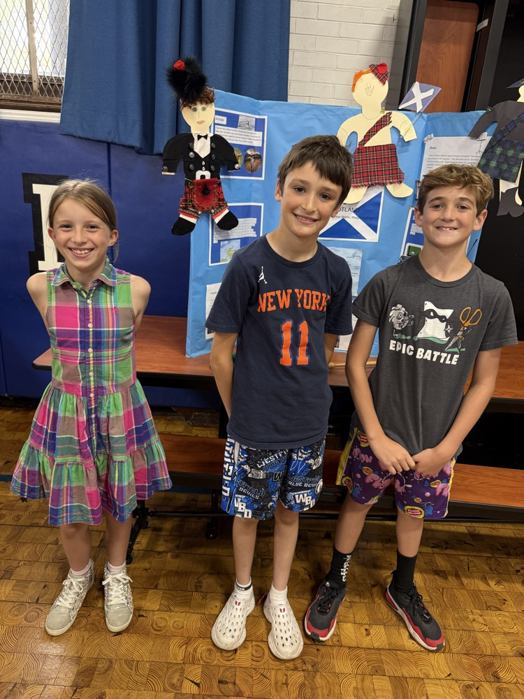 students with their country presentation project