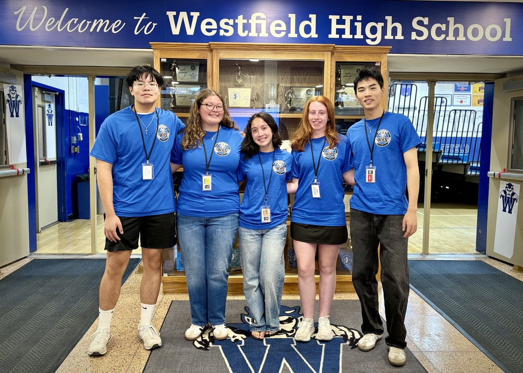 SGA Officers getting ready to greet the incoming freshmen
