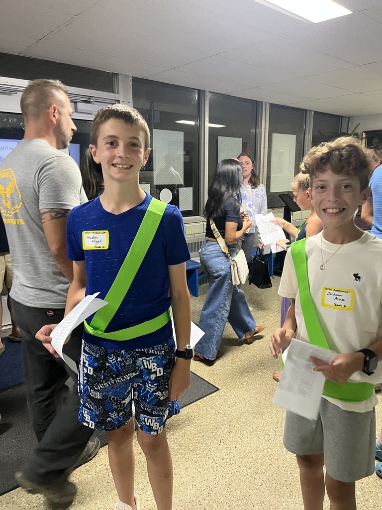 Alumni helpers were happy to be with us.