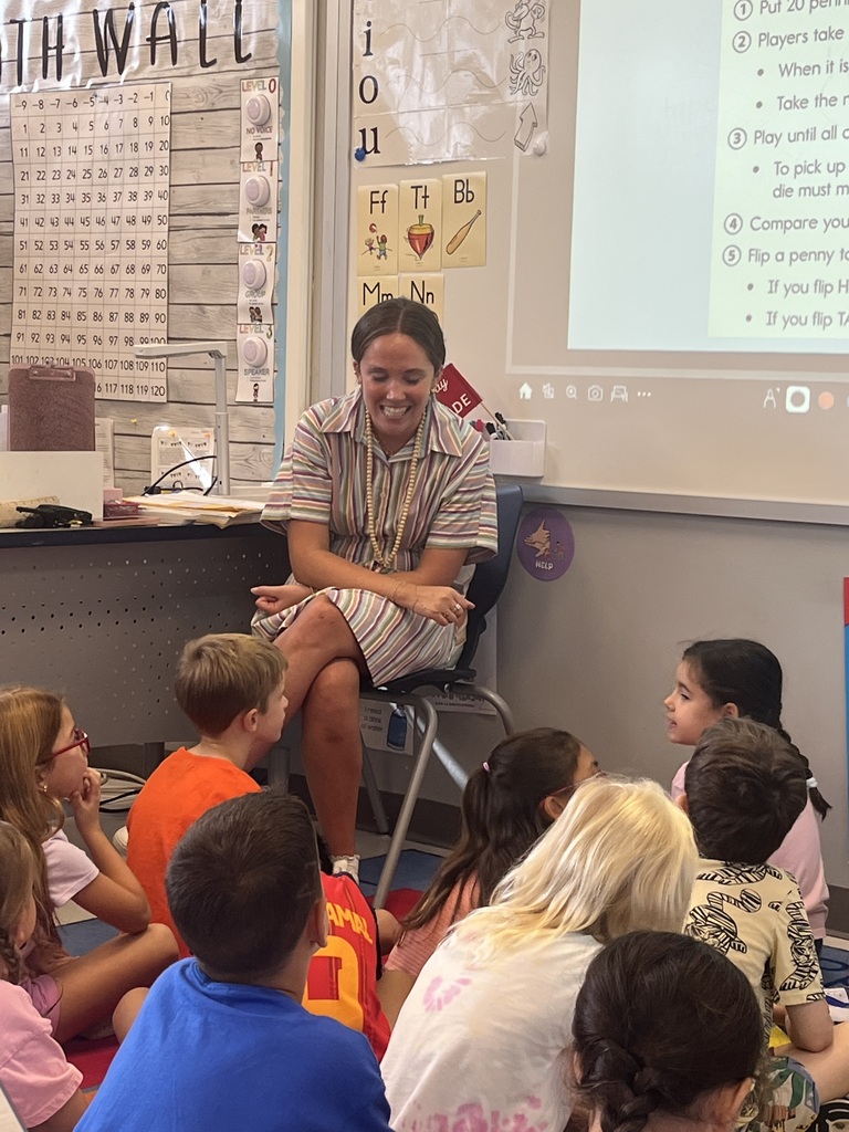 Teacher engage students in counting by 5s.