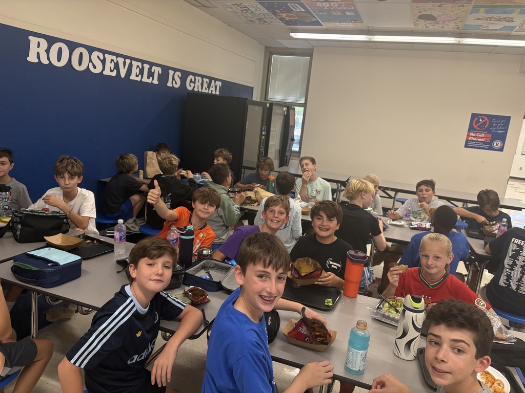 😊 6th Grade Lunch = Smiles, Laughter & Connection! Our 6th graders are making the most of lunchtime with amazing smiles, great conversations, and plenty of fun! With a device-free setting, students have the opportunity to unplug, connect with friends, and simply enjoy being together. 🍎😁